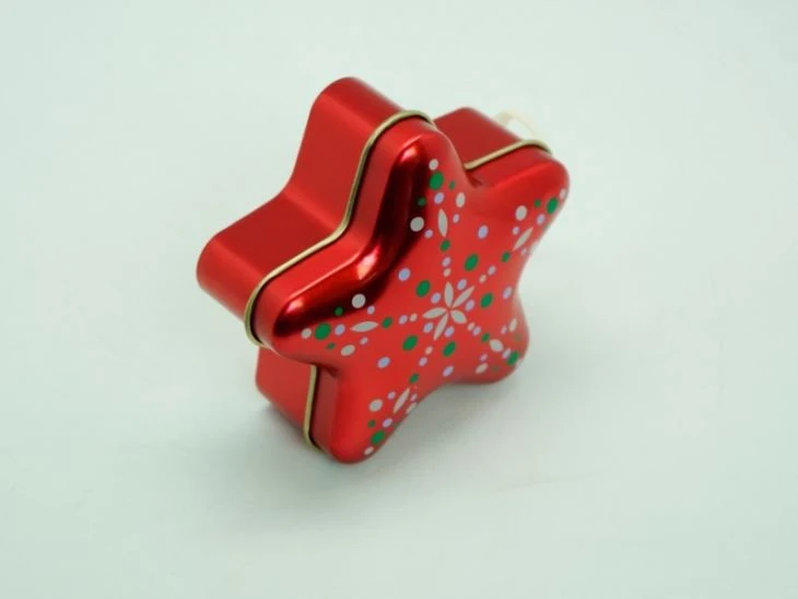 Small Christmas Style Tin Five Star